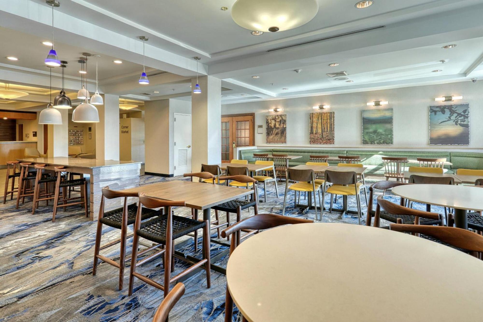 Fairfield Inn & Suites Woodbridge Avenel Bagian luar foto