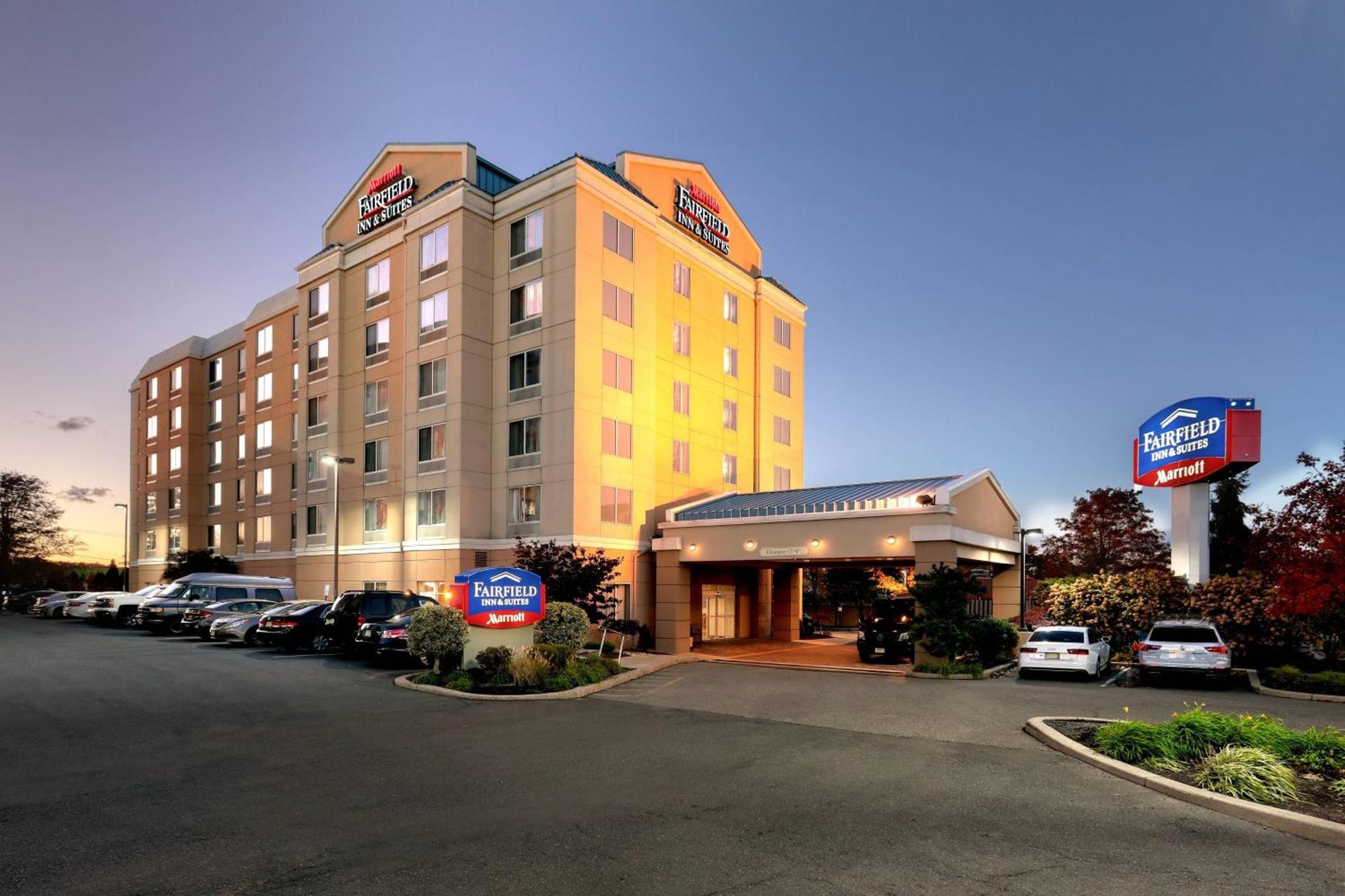 Fairfield Inn & Suites Woodbridge Avenel Bagian luar foto