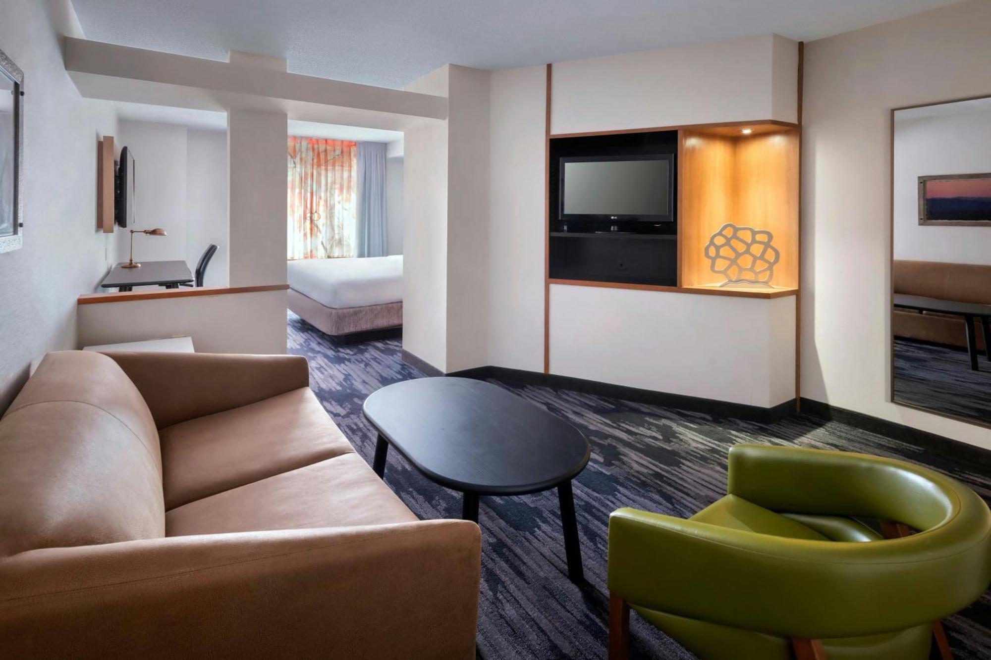 Fairfield Inn & Suites Woodbridge Avenel Bagian luar foto