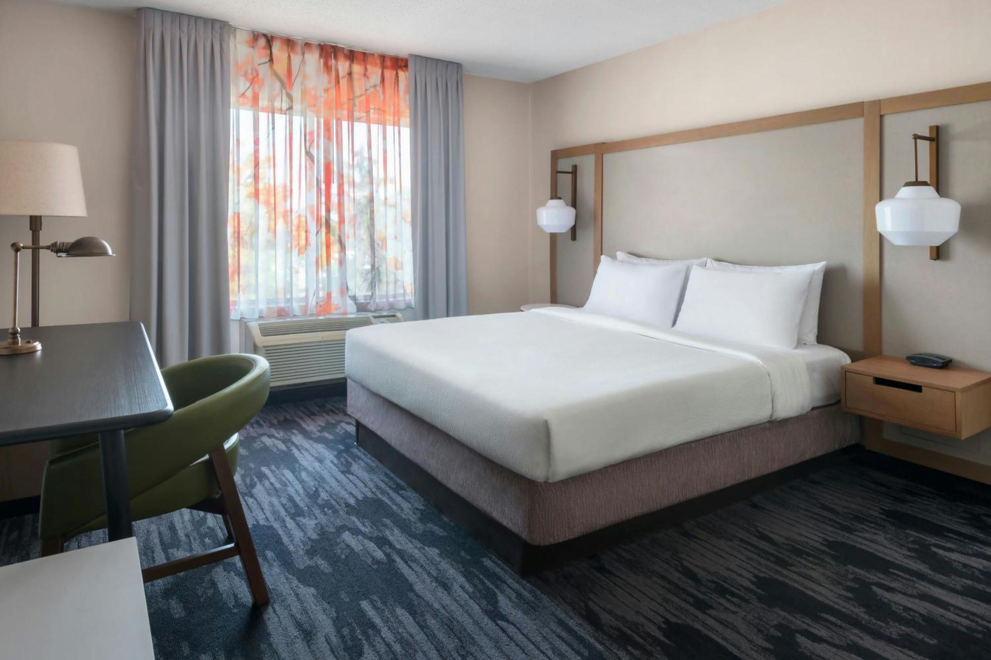 Fairfield Inn & Suites Woodbridge Avenel Bagian luar foto