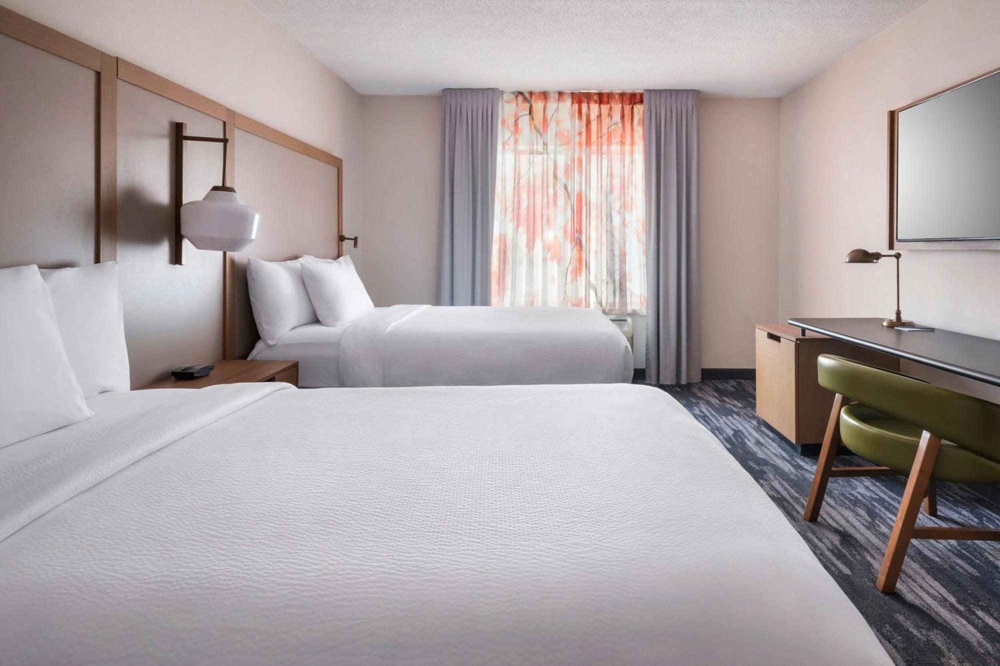 Fairfield Inn & Suites Woodbridge Avenel Bagian luar foto
