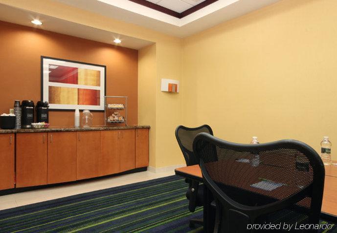 Fairfield Inn & Suites Woodbridge Avenel Bisnis foto